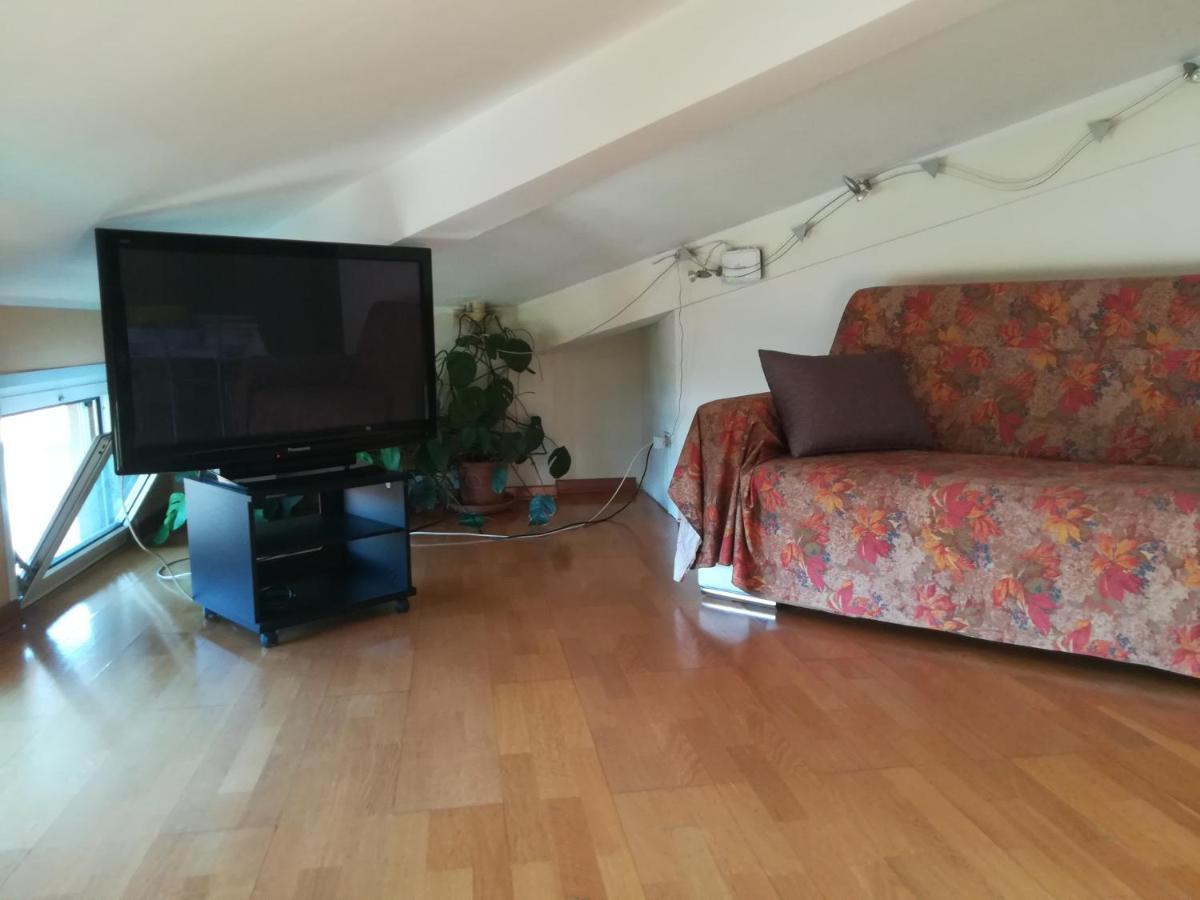 Mansarda Raggio Di Sole Bed & Breakfast เวโรนา ภายนอก รูปภาพ