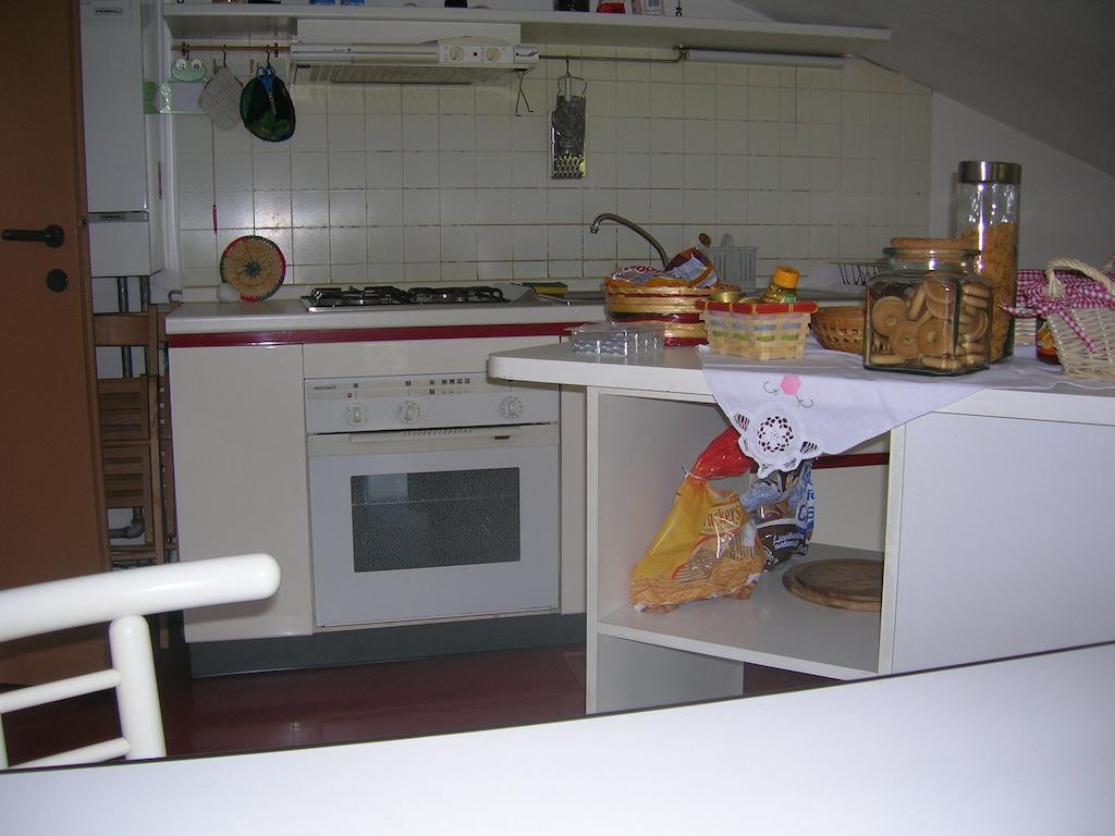 Mansarda Raggio Di Sole Bed & Breakfast เวโรนา ห้อง รูปภาพ