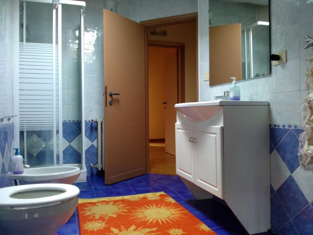 Mansarda Raggio Di Sole Bed & Breakfast เวโรนา ห้อง รูปภาพ