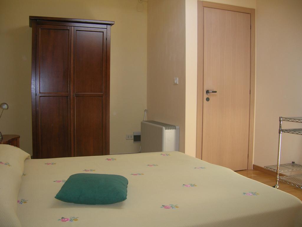 Mansarda Raggio Di Sole Bed & Breakfast เวโรนา ห้อง รูปภาพ